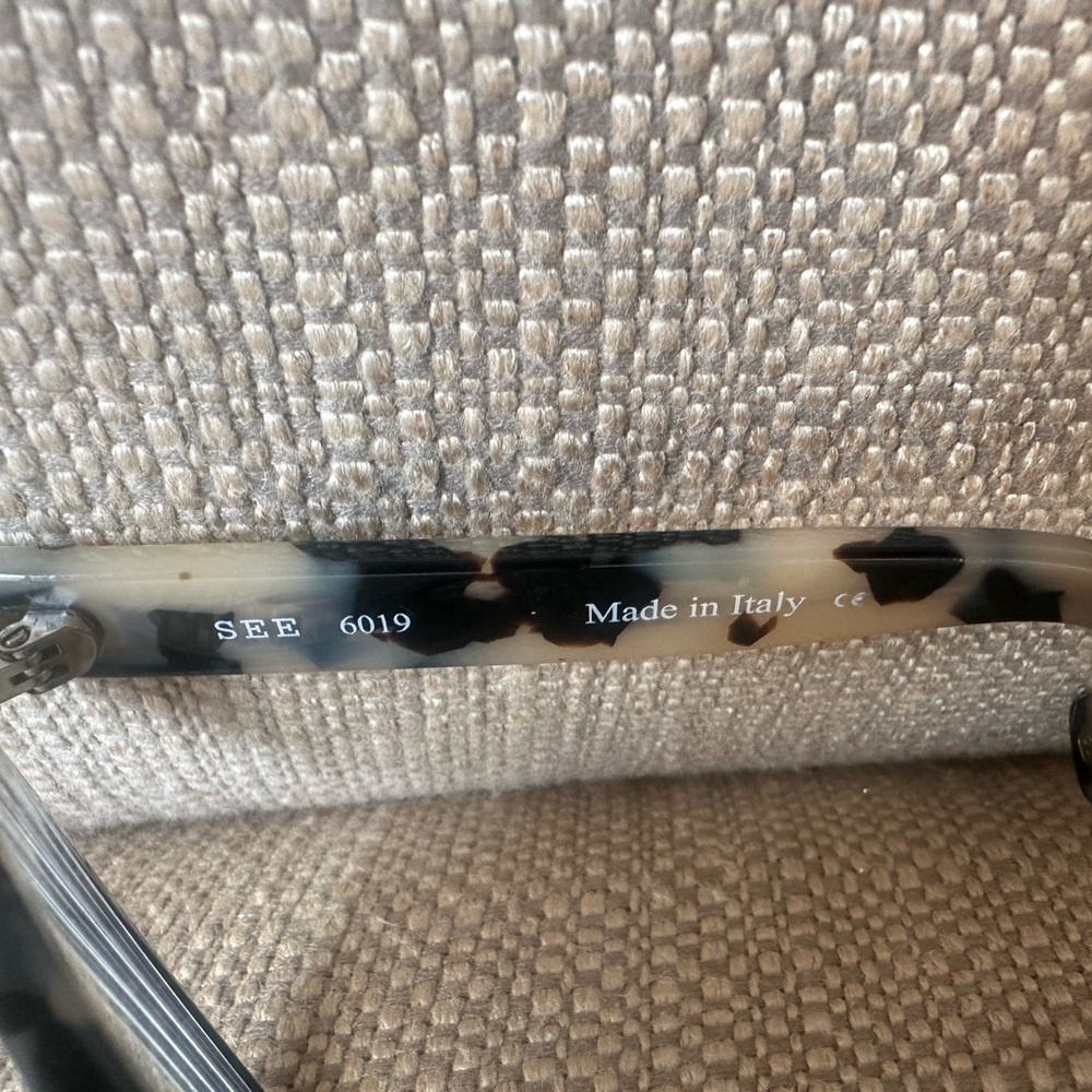 SEE Tortoise Shell Glasses - Picture 4 of 5